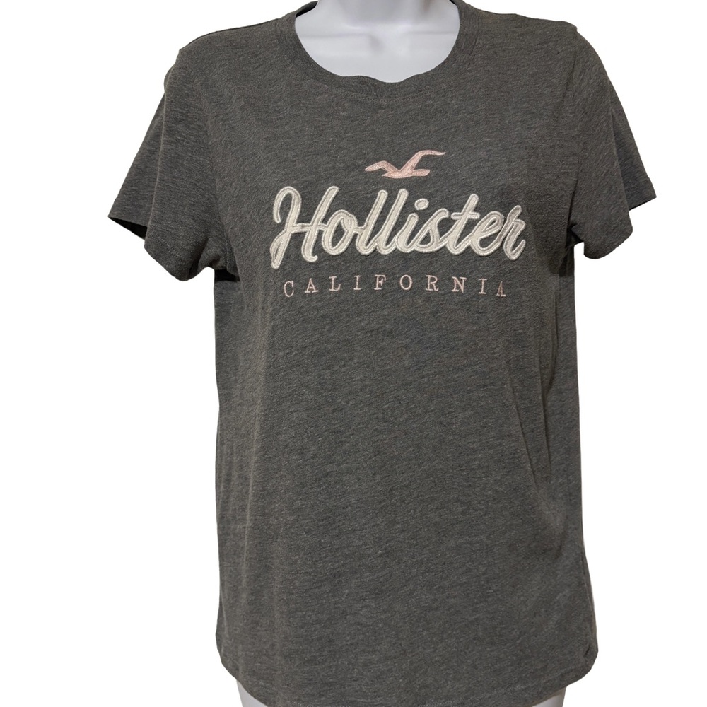 Hollister Women's Gray Classic T-Shirt. Size S